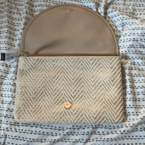Express Handbags - NWT Express Clutch